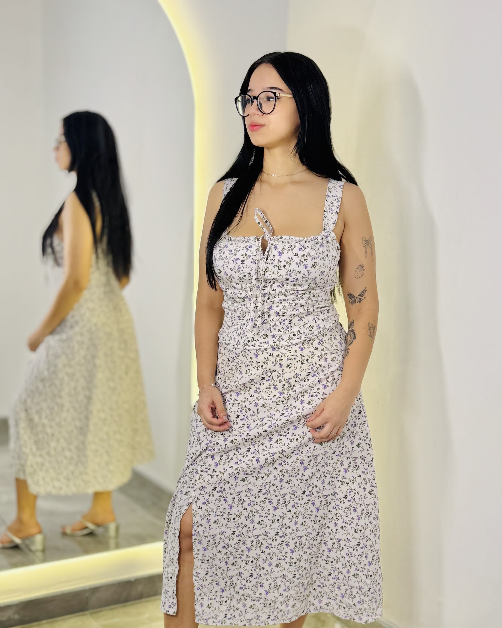 Vestido Flora midi - Branco com lilás